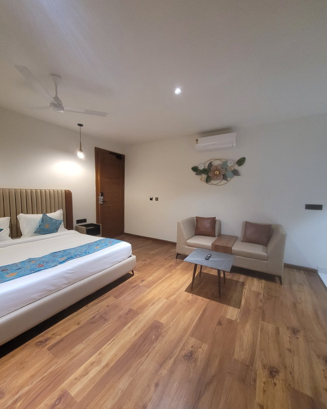 Sunrise Room